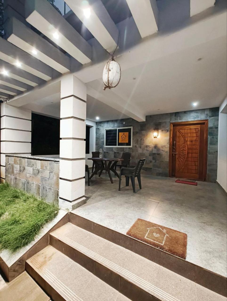 Kamoga Homestay Вираджпет Екстериор снимка